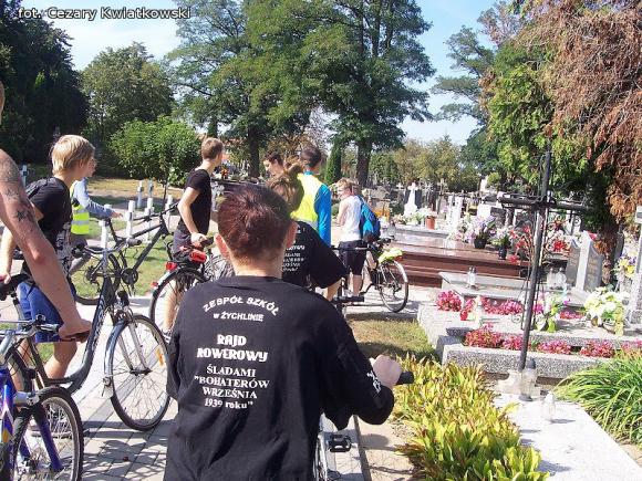 Uczniowie udali się śladami Bohaterów Września 1939