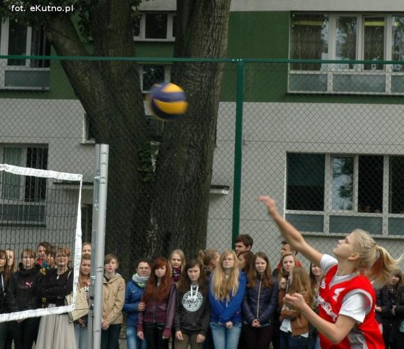 Otwarcie boiska przy I Liceum Ogólnokształcącym w Kutnie