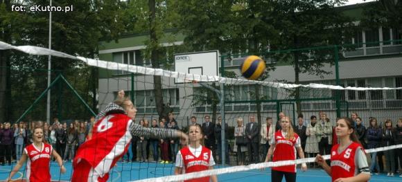 Otwarcie boiska przy I Liceum Ogólnokształcącym w Kutnie