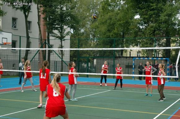 Otwarcie boiska przy I Liceum Ogólnokształcącym w Kutnie