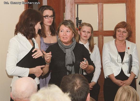 Rozśpiewany Dworek Modrzewiowy z miłością w tle