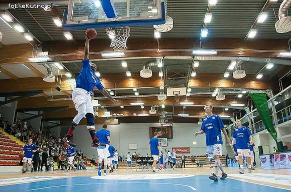 Pierwsze zwycięstwo kutnowskich koszykarzy w Tauron Basket Lidze