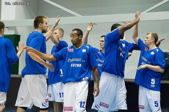 Pierwsze zwycięstwo kutnowskich koszykarzy w Tauron Basket Lidze