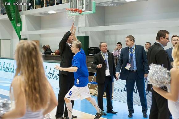 Pierwsze zwycięstwo kutnowskich koszykarzy w Tauron Basket Lidze