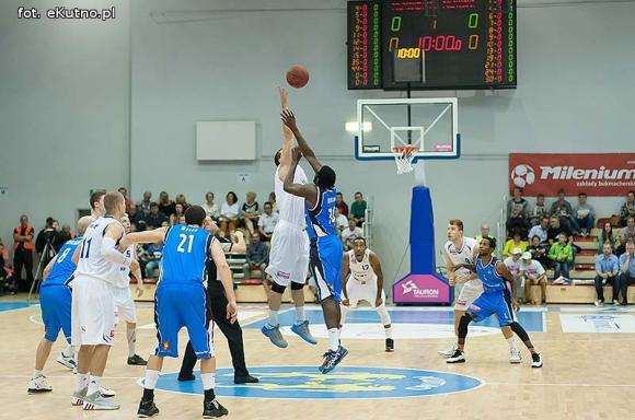 Pierwsze zwycięstwo kutnowskich koszykarzy w Tauron Basket Lidze