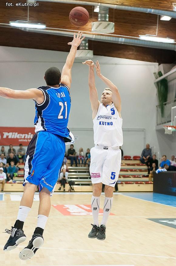 Pierwsze zwycięstwo kutnowskich koszykarzy w Tauron Basket Lidze