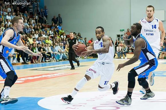 Pierwsze zwycięstwo kutnowskich koszykarzy w Tauron Basket Lidze