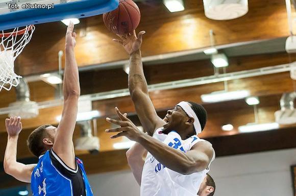 Pierwsze zwycięstwo kutnowskich koszykarzy w Tauron Basket Lidze