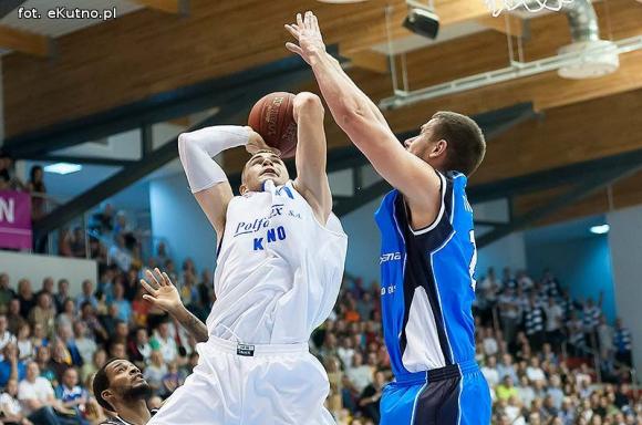 Pierwsze zwycięstwo kutnowskich koszykarzy w Tauron Basket Lidze