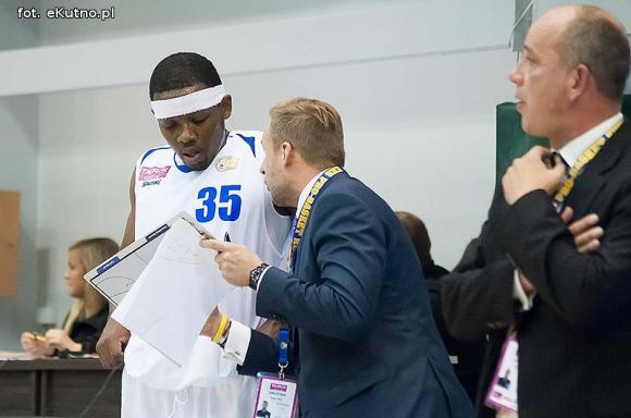 Pierwsze zwycięstwo kutnowskich koszykarzy w Tauron Basket Lidze