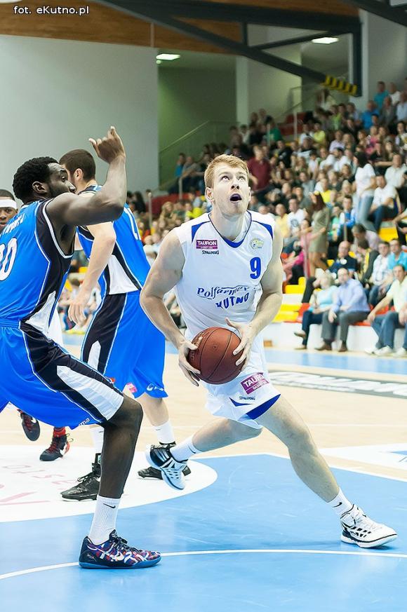 Pierwsze zwycięstwo kutnowskich koszykarzy w Tauron Basket Lidze
