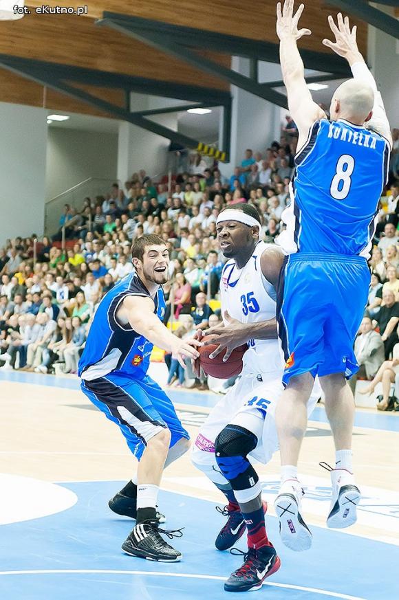 Pierwsze zwycięstwo kutnowskich koszykarzy w Tauron Basket Lidze