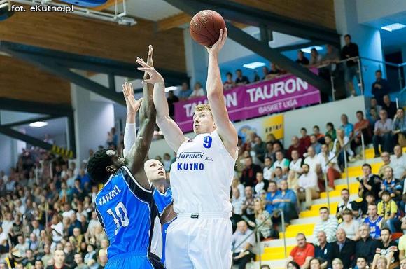 Pierwsze zwycięstwo kutnowskich koszykarzy w Tauron Basket Lidze