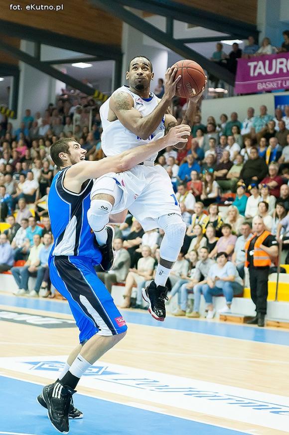 Pierwsze zwycięstwo kutnowskich koszykarzy w Tauron Basket Lidze
