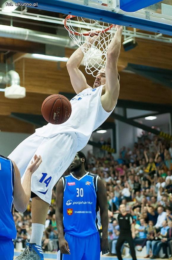 Pierwsze zwycięstwo kutnowskich koszykarzy w Tauron Basket Lidze