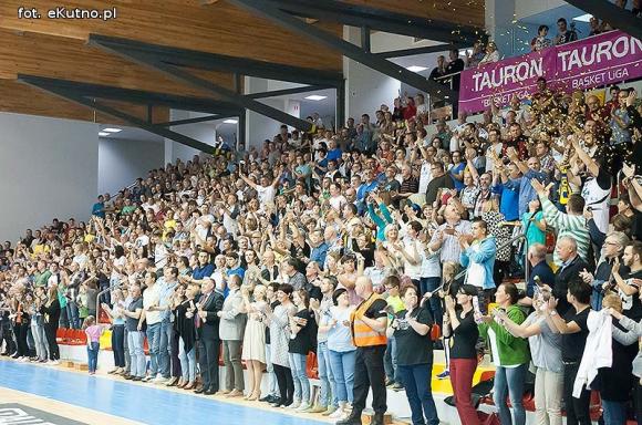 Pierwsze zwycięstwo kutnowskich koszykarzy w Tauron Basket Lidze