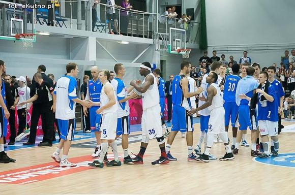 Pierwsze zwycięstwo kutnowskich koszykarzy w Tauron Basket Lidze