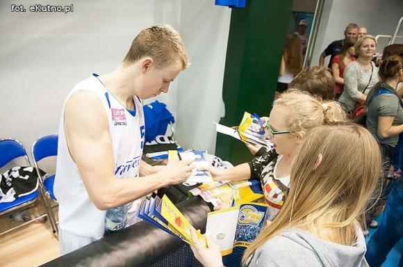 Pierwsze zwycięstwo kutnowskich koszykarzy w Tauron Basket Lidze