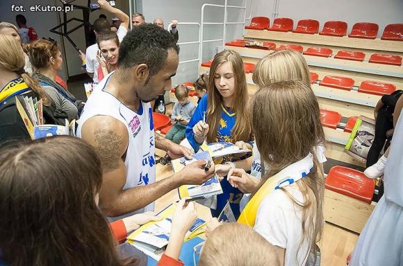 Pierwsze zwycięstwo kutnowskich koszykarzy w Tauron Basket Lidze