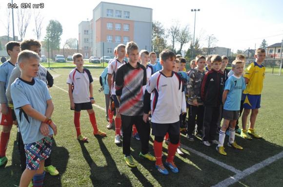 Piłkarskie zmagania w Gimnazjum nr 3
