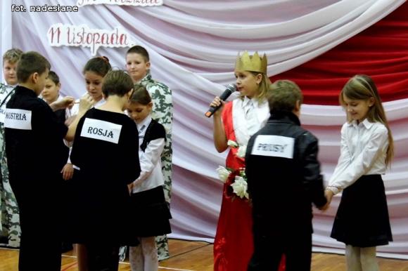 Głos uczniów ze Szkoły Podstawowej w Szewcach Nadolnych w sprawie niepodległości Polski