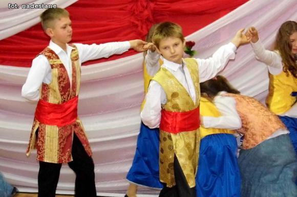 Głos uczniów ze Szkoły Podstawowej w Szewcach Nadolnych w sprawie niepodległości Polski