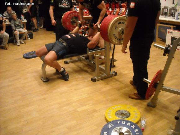 Siłacze z Kutna ze złotem i srebrem