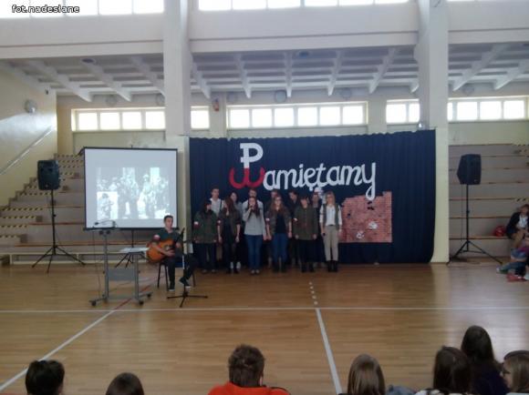 Patriotycznie w Gimnazjum nr 2 w Kutnie