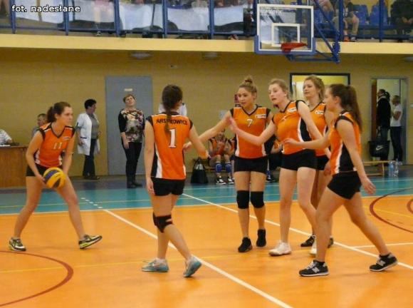 VII Turniej Siatkówki Dziewcząt z okazji Święta Niepodległości - Kutno 11 listopada