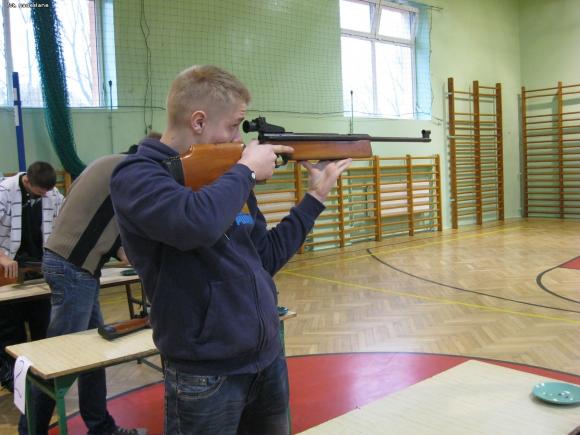 Uczniowie strzelali