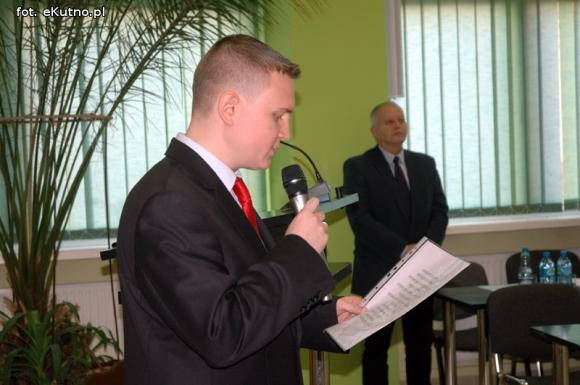 Zarząd Powiatu wybrany i prezent od ustępującej starosty