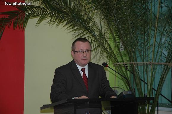 Zarząd Powiatu wybrany i prezent od ustępującej starosty