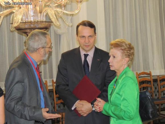 Zło zwycięża, gdy dobrzy ludzie nic nie robią. Uczennice LO im. Bohaterów Września 1939 roku na konferencji w Sejmie RP