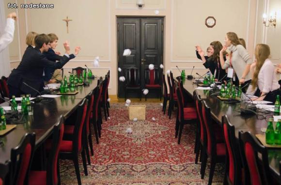 Zło zwycięża, gdy dobrzy ludzie nic nie robią. Uczennice LO im. Bohaterów Września 1939 roku na konferencji w Sejmie RP