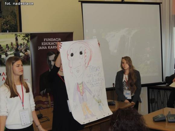 Zło zwycięża, gdy dobrzy ludzie nic nie robią. Uczennice LO im. Bohaterów Września 1939 roku na konferencji w Sejmie RP