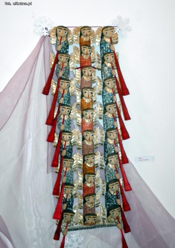 Łowickie bombki, anioły, mikołaje i Święta Rodzina. Kiermasz w kutnowskim muzeum
