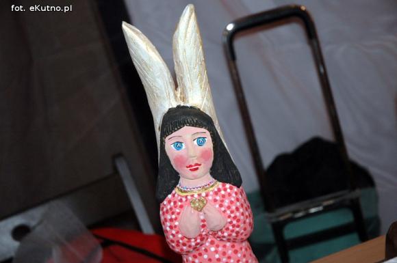 Łowickie bombki, anioły, mikołaje i Święta Rodzina. Kiermasz w kutnowskim muzeum