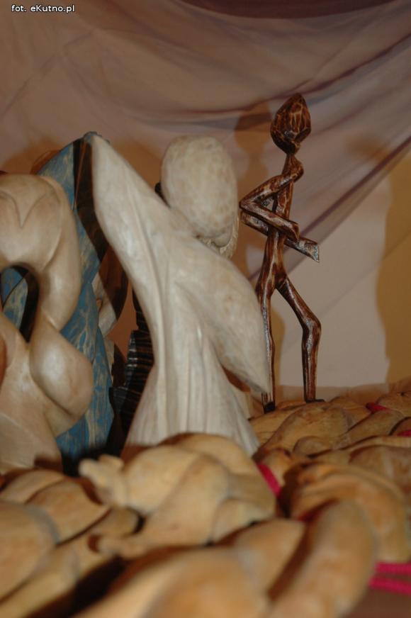 Łowickie bombki, anioły, mikołaje i Święta Rodzina. Kiermasz w kutnowskim muzeum