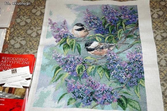 Łowickie bombki, anioły, mikołaje i Święta Rodzina. Kiermasz w kutnowskim muzeum