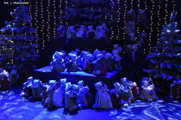 Zostali Świętymi Mikołajami. Koncert w domu kultury