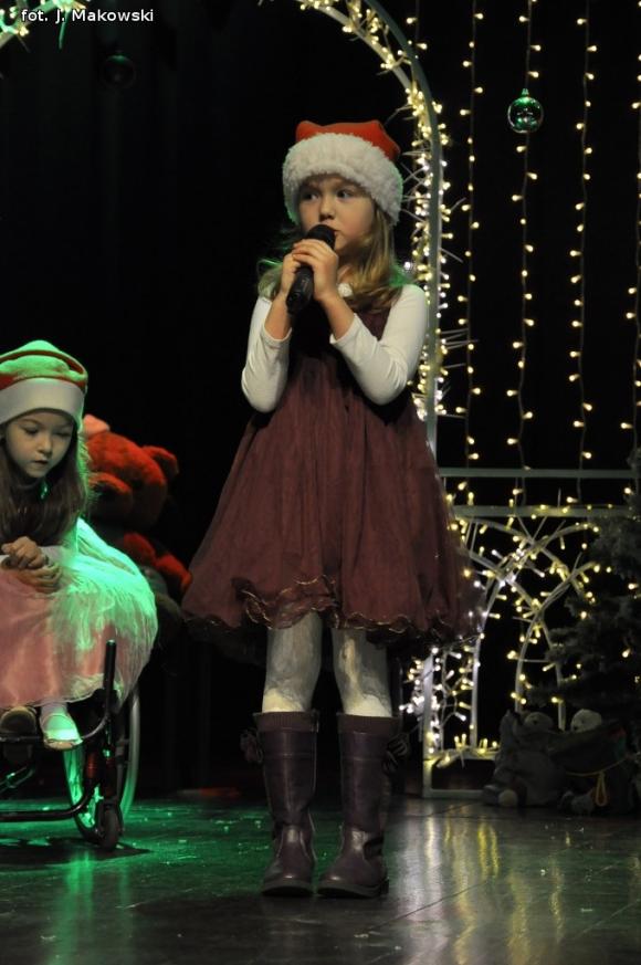 Zostali Świętymi Mikołajami. Koncert w domu kultury