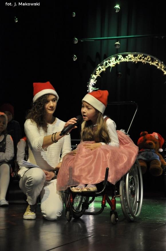 Zostali Świętymi Mikołajami. Koncert w domu kultury