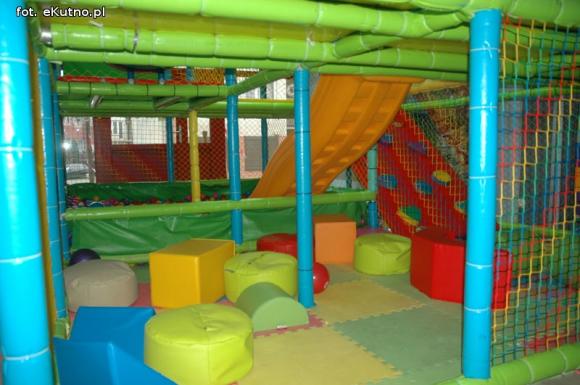  Be Happy!: Święty Mikołaj obdarował dzieci w nowym przedszkolu