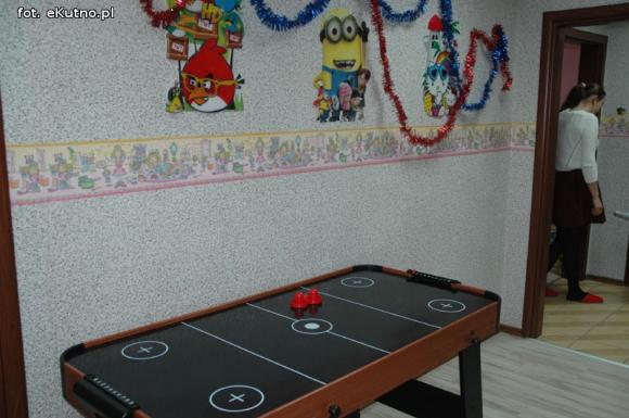  Be Happy!: Święty Mikołaj obdarował dzieci w nowym przedszkolu