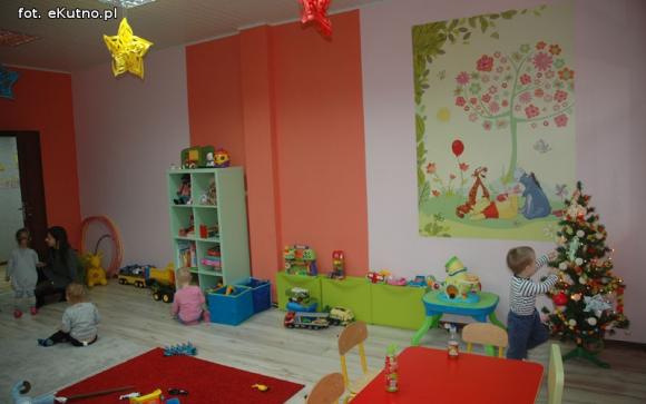  Be Happy!: Święty Mikołaj obdarował dzieci w nowym przedszkolu