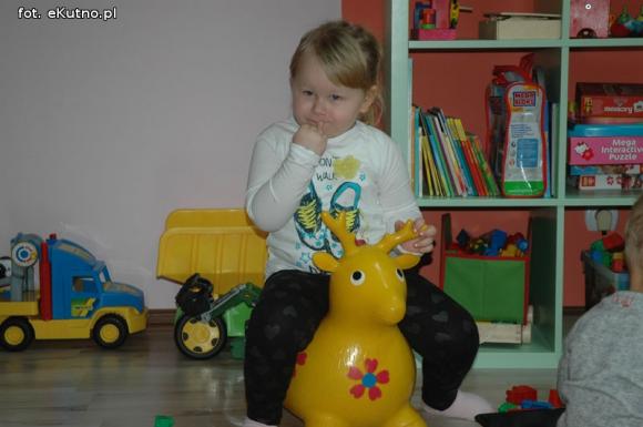  Be Happy!: Święty Mikołaj obdarował dzieci w nowym przedszkolu