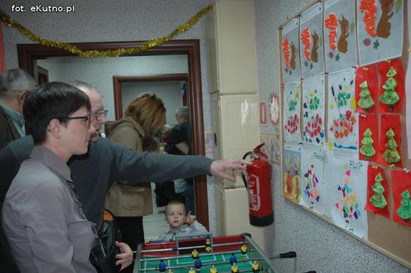  Be Happy!: Święty Mikołaj obdarował dzieci w nowym przedszkolu