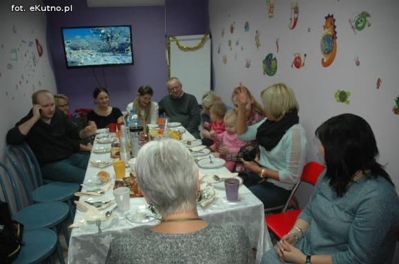  Be Happy!: Święty Mikołaj obdarował dzieci w nowym przedszkolu