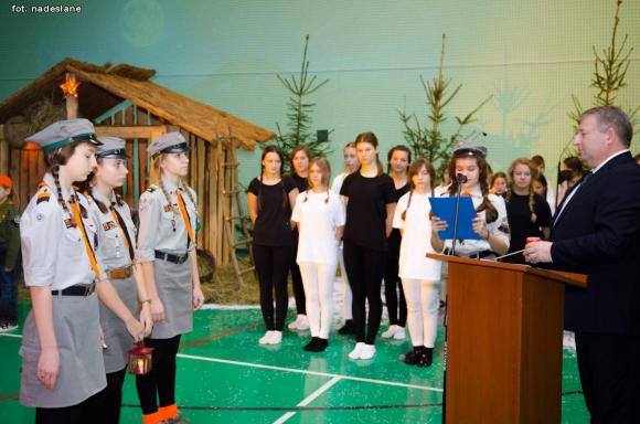 Uroczyste jasełka w Zespole Szkół w Gołębiewku