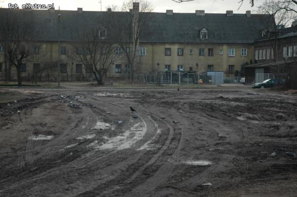 Przydałby się porządny parking
